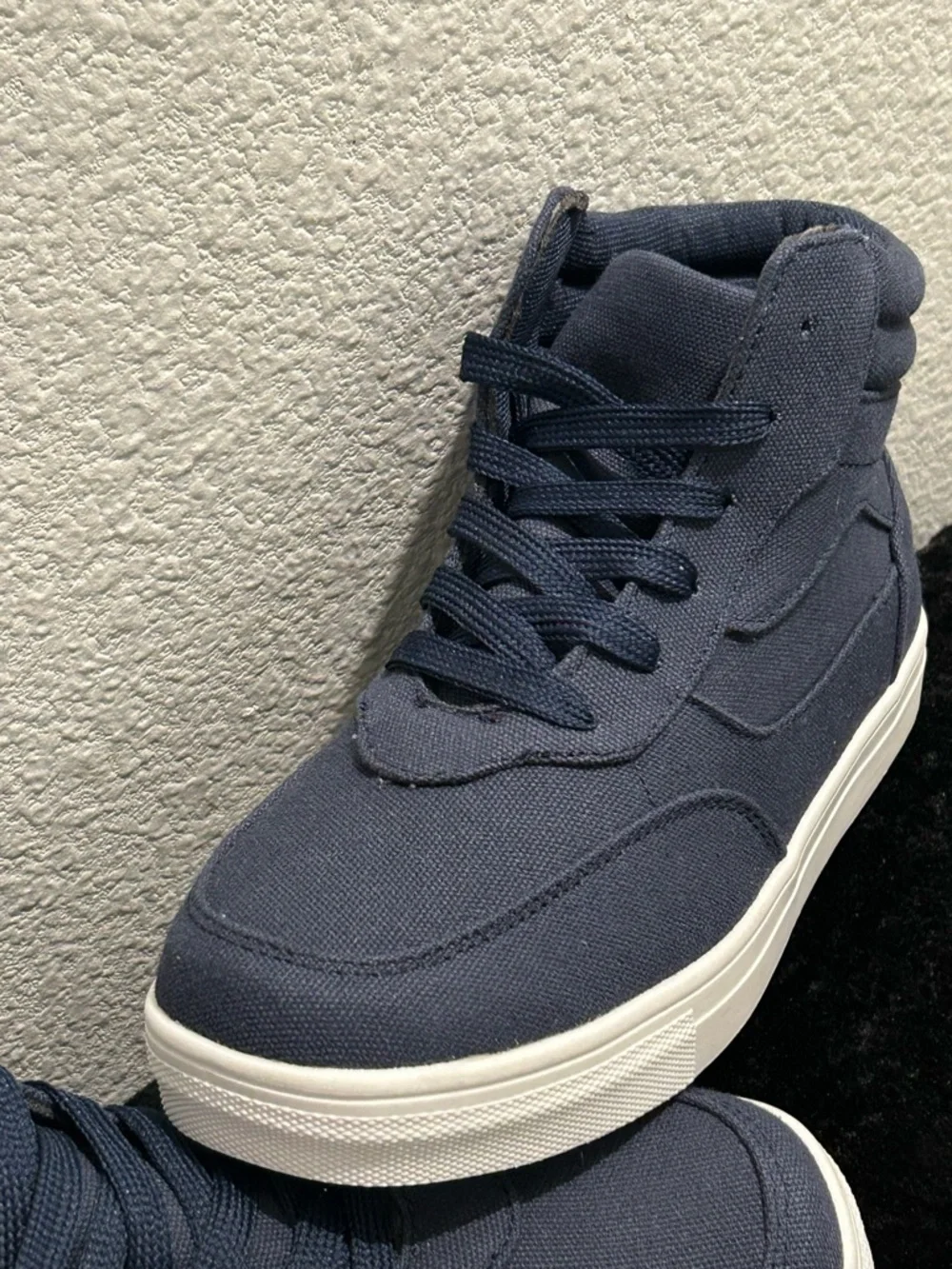 Youth Blue High‑Top Sneakers – Size 5 – Brand New